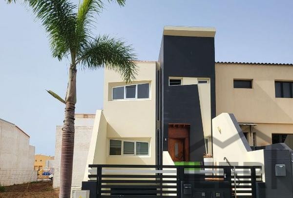 Chalet adosado en venta en vecindario, Santa Lucía de Tirajana