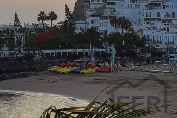 LOKALE AN DER STRANDPROMENADE VON MOGAN